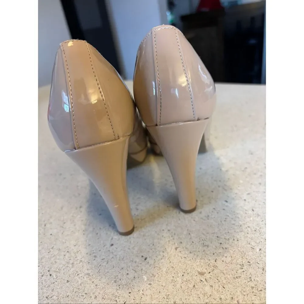 Unlisted heels